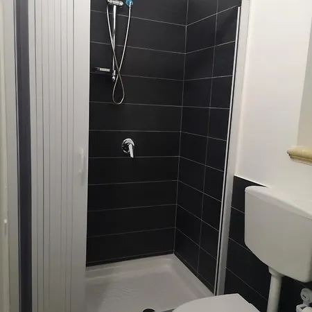 Roseal Bed & Breakfast 3*